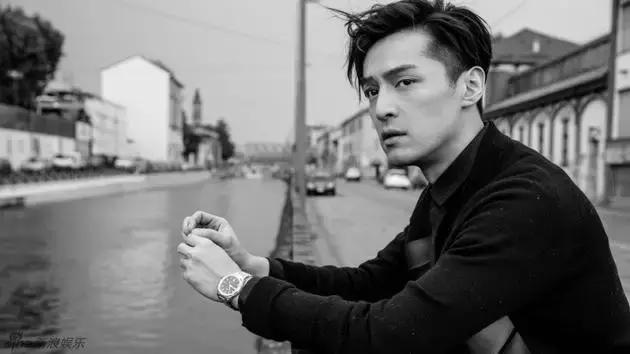 胡歌深夜发圈,胡歌深夜发文感慨万千