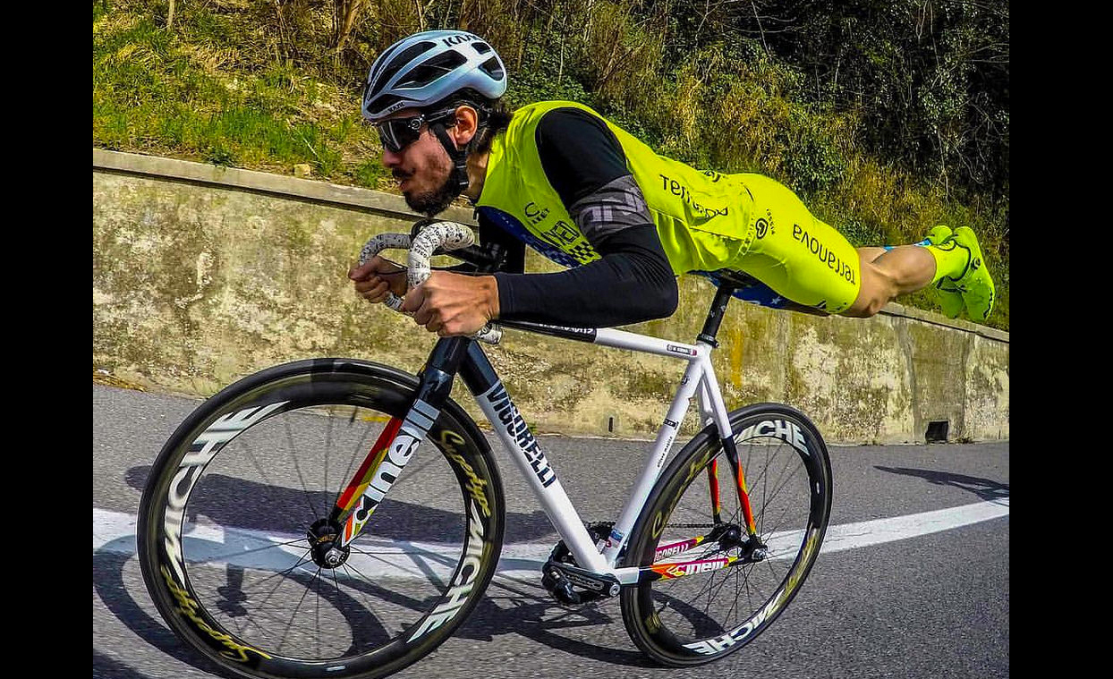 死飞是怎么刹车的呢,死飞的原理是什么