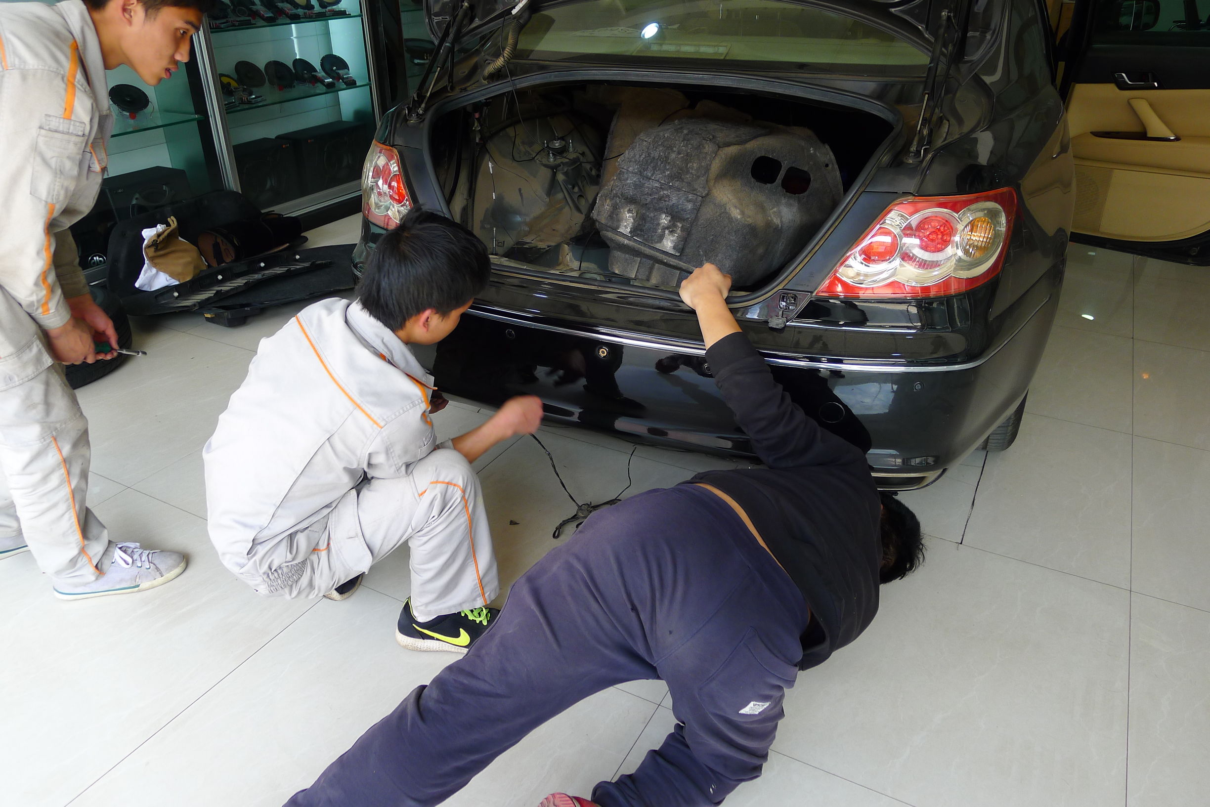 老款丰田锐志拆屏,丰田锐志老款导航原车风格