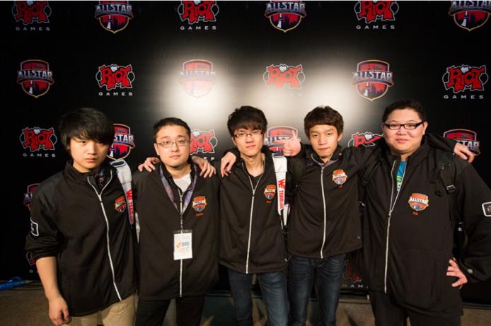 LOLAllstar从2013年到今天，从若风PDD厂长到957UZI，终于等到你