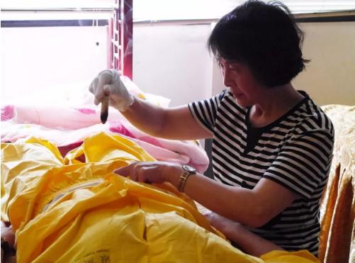 肩周炎怎么悬灸,治疗肩周炎吊单杠