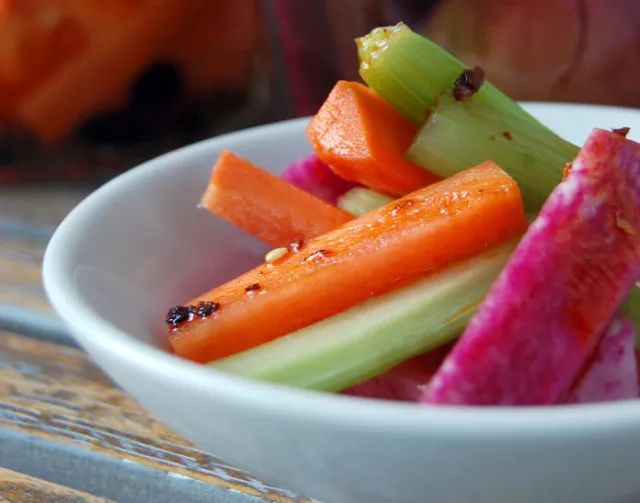 腌泡菜的家常做法窍门是什么,腌泡菜又脆又好吃的做法视频