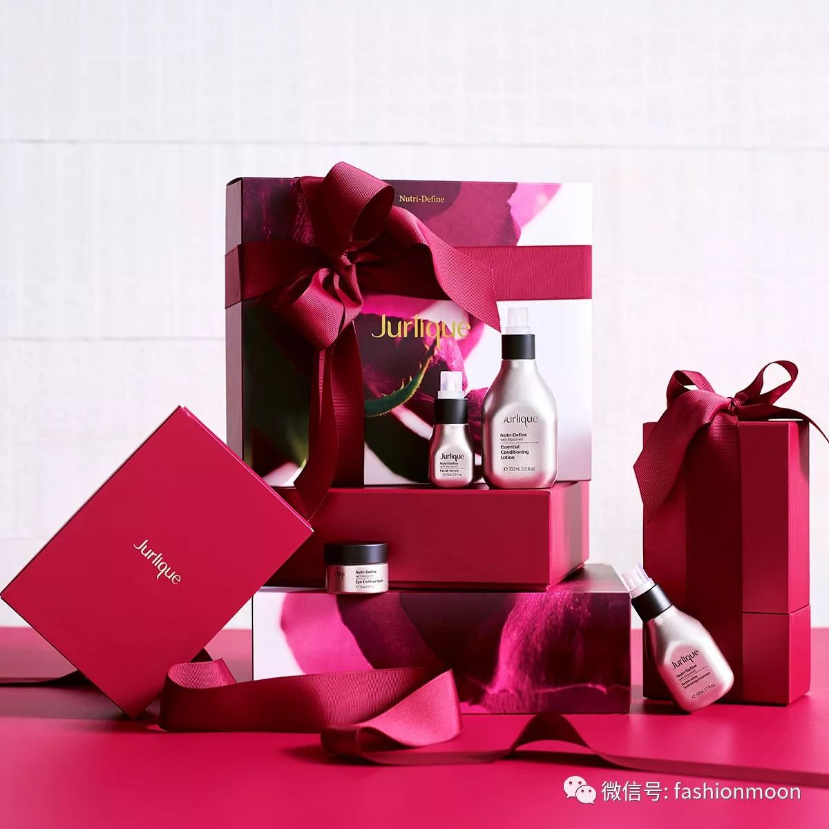 时髦潮女孩冬季穿搭攻略 (圣诞色彩搭配什么衣服)