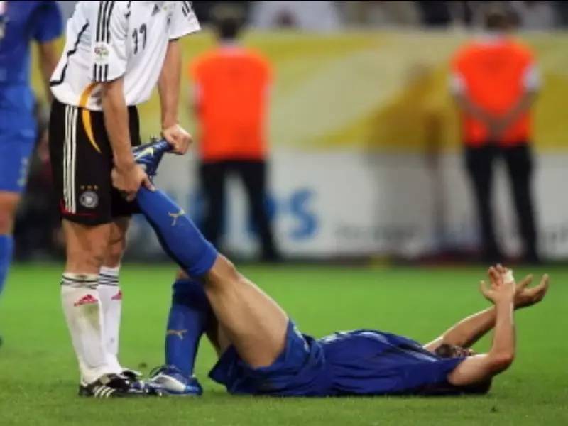 跑步抽筋的简易处置,跑步抽筋的正确方法图解