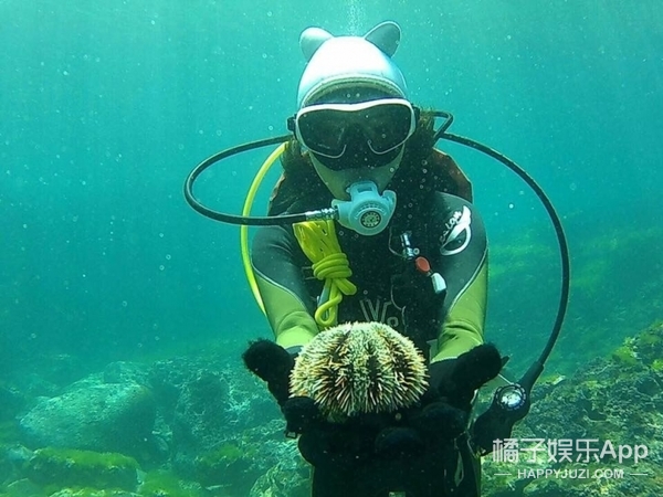 前黑涩会美眉成员大牙声援,黑涩会美眉大牙真名叫什么