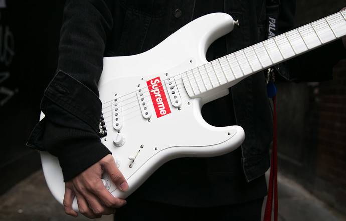 fenderxsupreme,supreme联名银子弹