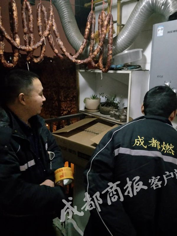 樱雪燃气热水器里面水管爆裂,樱雪燃气热水器打着火瞬间又熄火