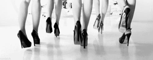 心疼！*疆新**妹子身上的这个痛，光看着就想上去抱抱！