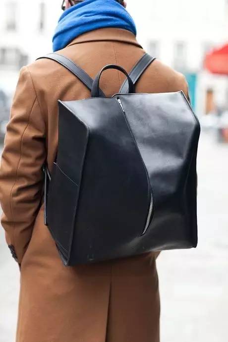 好看能穿不臃肿的双肩包男潮,防水双肩背包时髦又实用