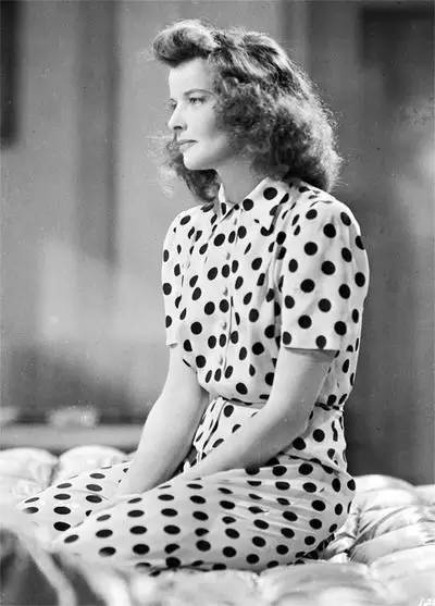 一件衬衫就让你美翻了整个春天,一件衬衫和一条裙子