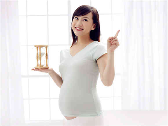 胎儿一般都在预产期之前出生,临近预产期征兆