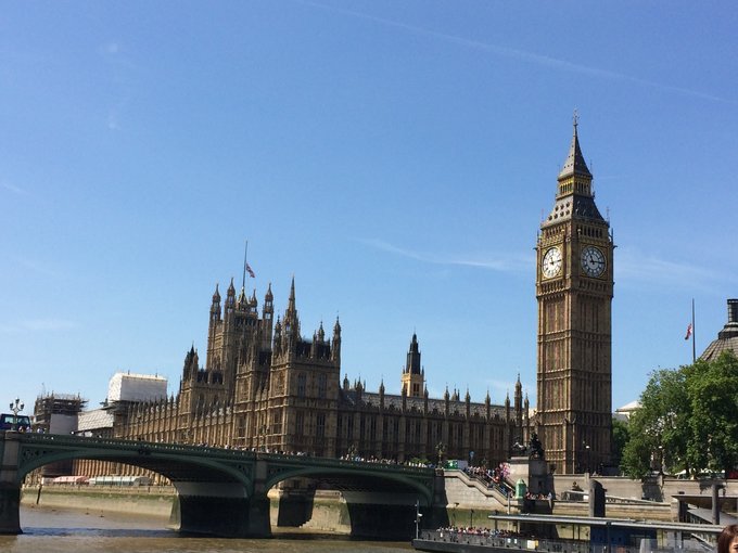 【已完结】英格兰苏格兰18日游记——美景、历史、足球、文化全体验(含挡风玻璃损坏以及车胎被扎处理经过)