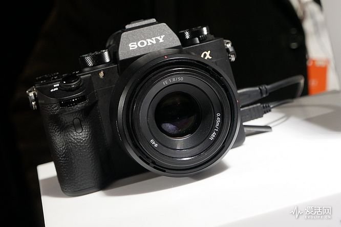 相机市场会大幅萎缩吗,相机市场8年暴跌