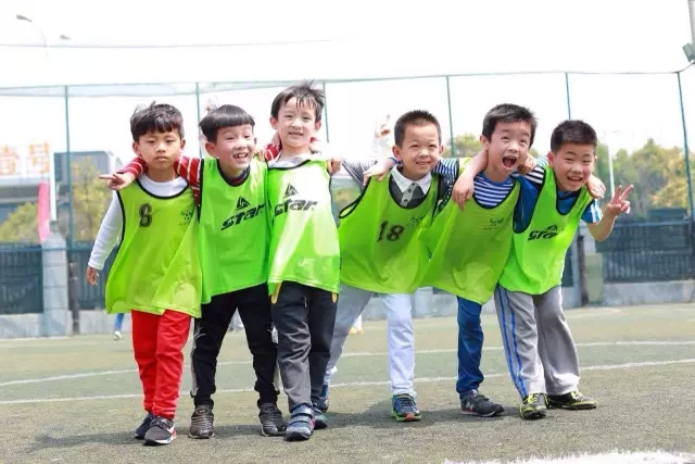 亲子足球如何开展,足球公益课亲子