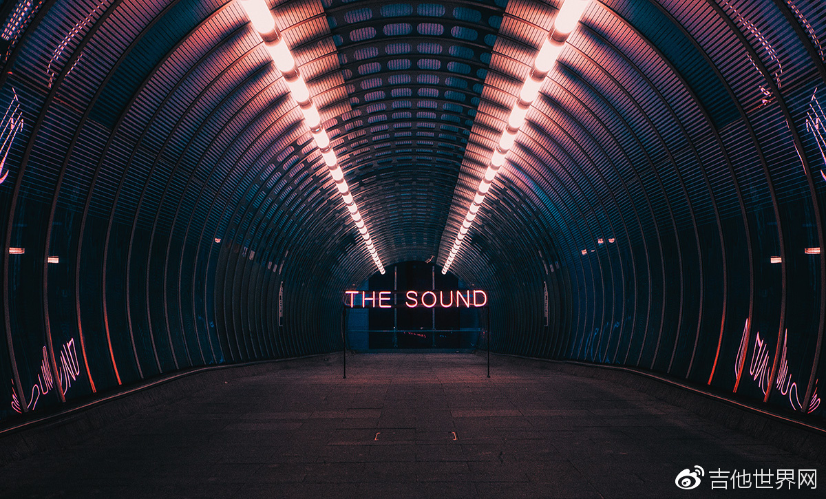 900元吉他和2000元吉他音色对比,吉他500元和一万元的音质区别