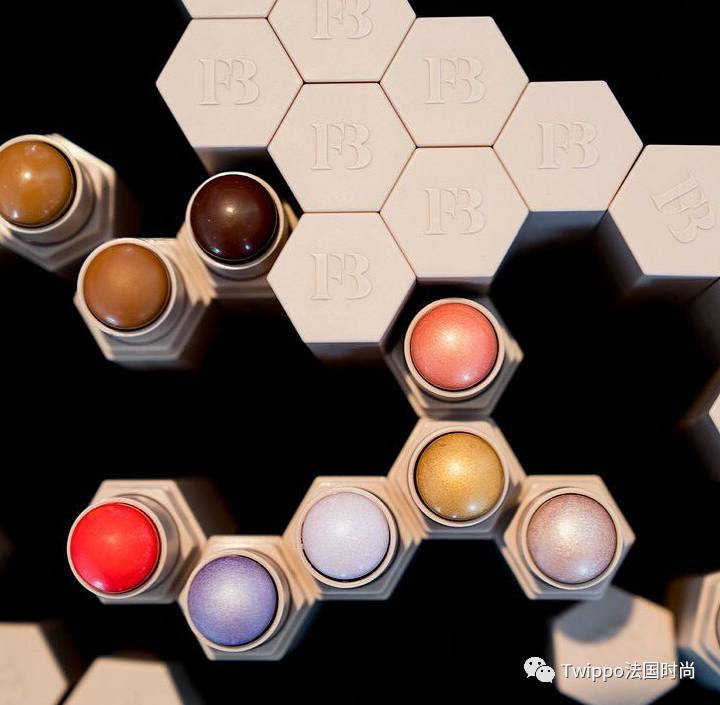 Riri,贝嫂和Gigi都开起了彩妆铺，好卖到让大牌都眼红！