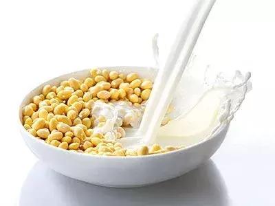 常喝豆浆的女人,女人常喝牛奶和常喝豆浆