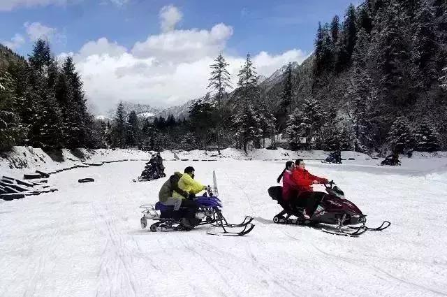 一下雪峨眉山就成了仙境,一下雪川西便美成了天堂