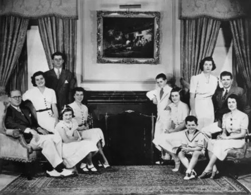 肯尼迪古巴导弹危机纪录片,古巴导弹危机期间肯尼迪决策过程