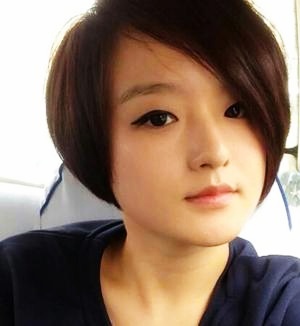 脸小三角脸适合剪什么发型,脸大头发少适合什么发型怎么扎