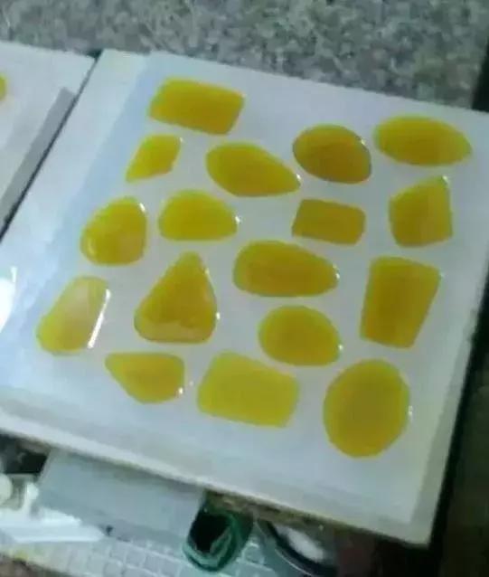 蜜蜡琥珀是真的假的,假琥珀蜜蜡用什么做的