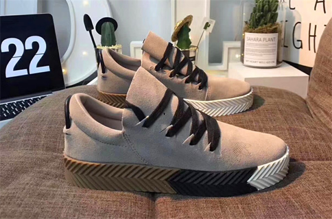 阿迪达斯adidas最新款三叶草,adidas阿迪达斯大男童鞋子