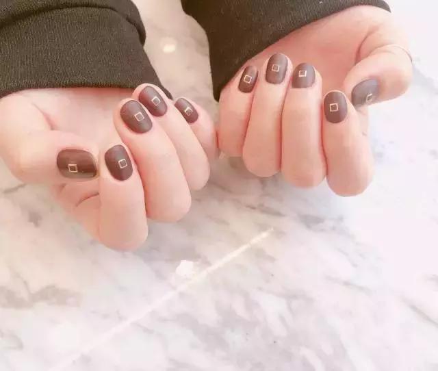 2021最火美甲显白颜色短指甲款式,今年流行的短指甲美甲