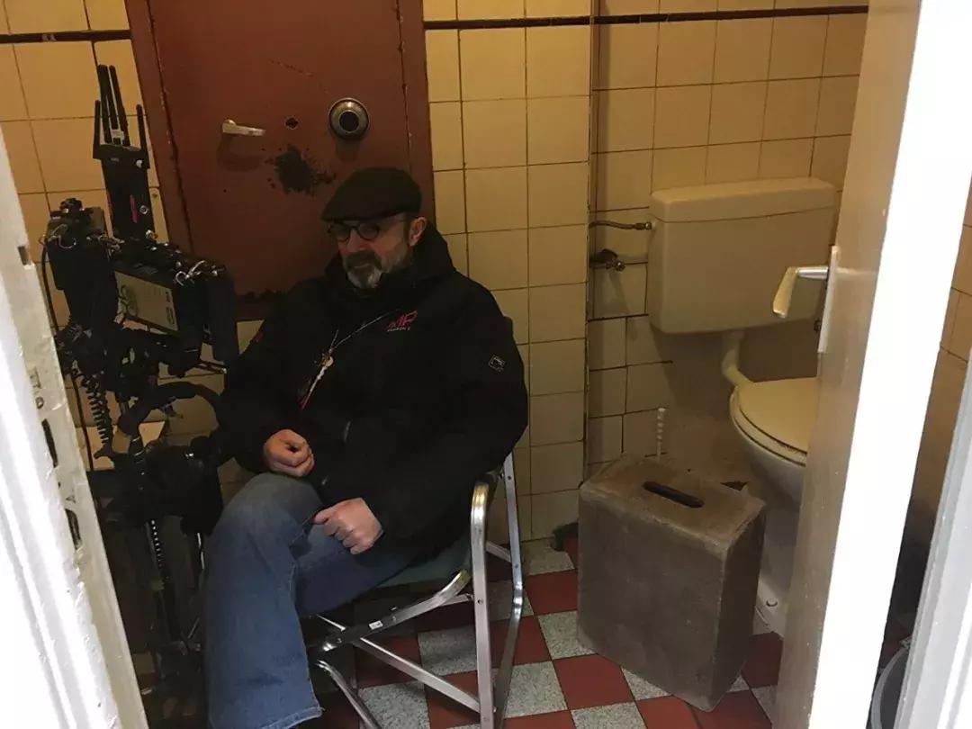 五星预定明年第一剧，奥斯卡男配和“龙哥”，演技颜值双保险！