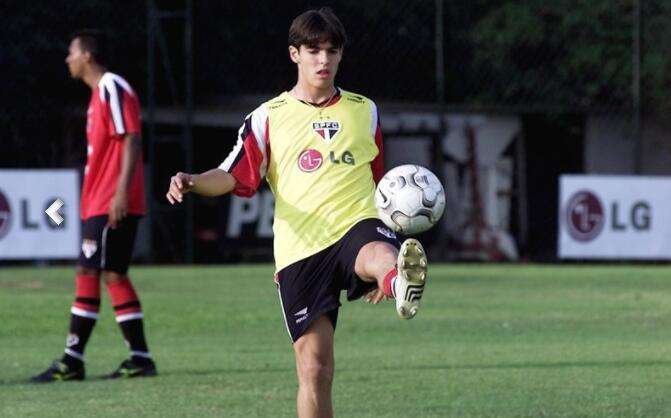 天下足球卡卡退役特辑,天下足球十大催泪解说卡卡退役