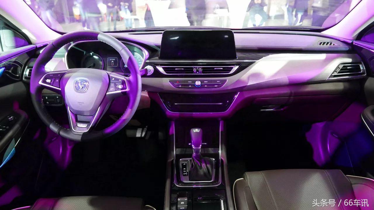 不只奥迪灯玩得溜，长安新车竟带呼吸LED大灯、黑科技中控！