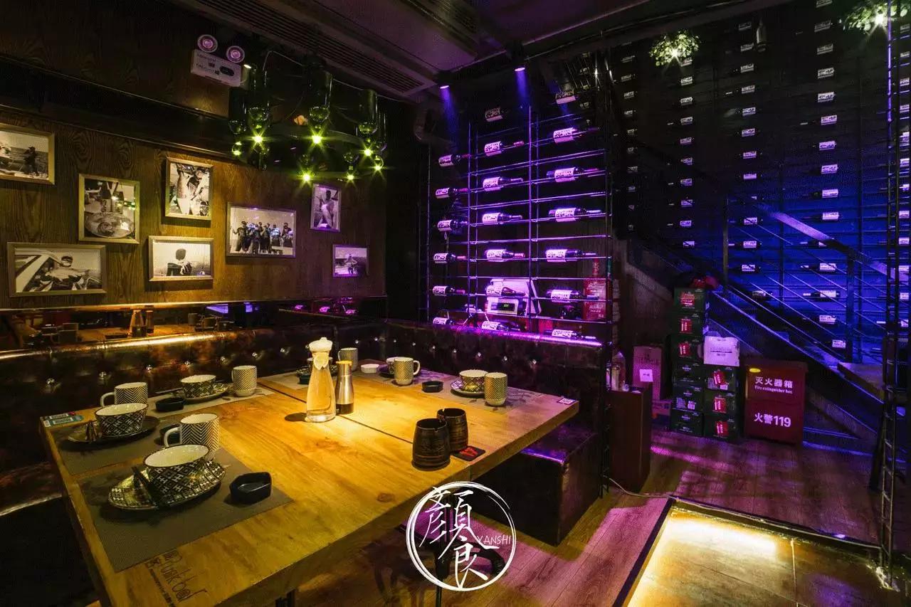 钓者崇尚自然，醉心音乐，寄情山海之间也