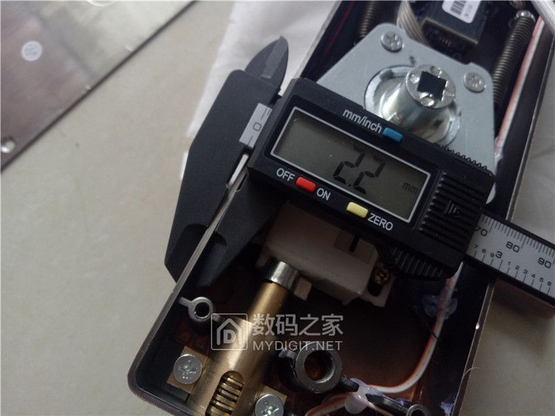 智能门锁容易被小偷无痕打开吗,智能门锁拆解图解