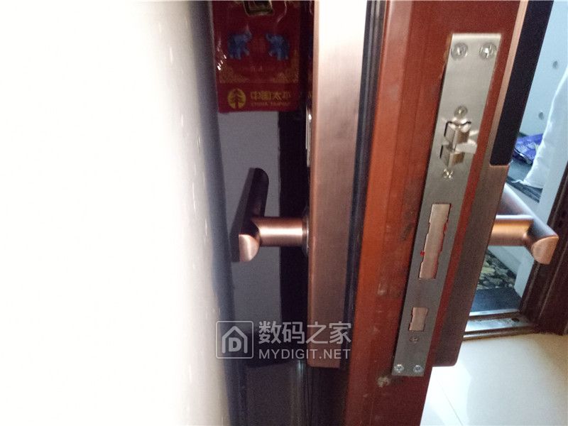 智能门锁容易被小偷无痕打开吗,智能门锁拆解图解