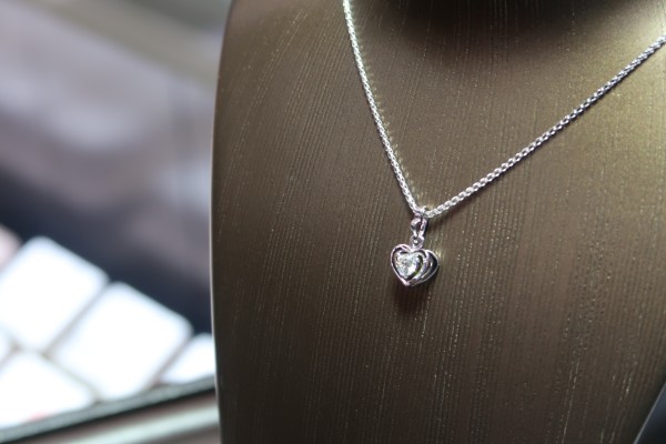 红翻天的小萌物带你激活圣诞季，还不快来瞧瞧？