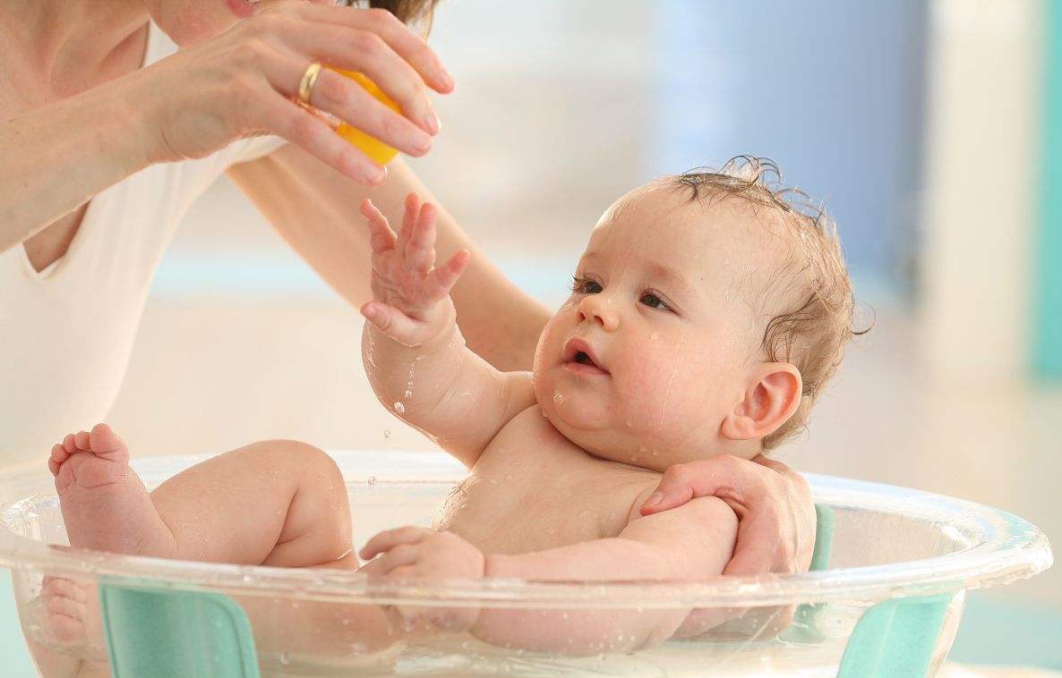 新手爸妈带新生儿要注意什么,新手爸妈新生儿怎么照顾