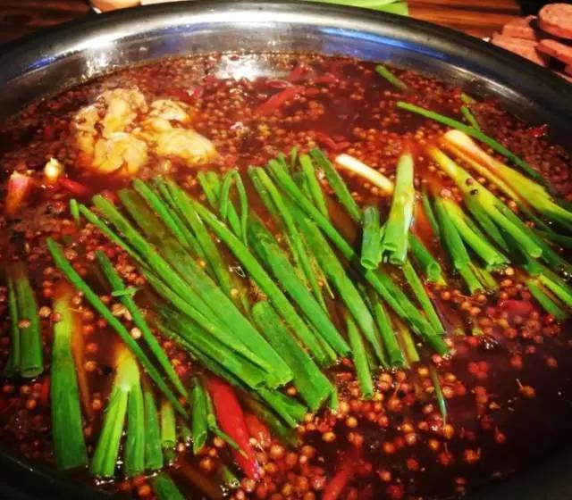 最近最火的重庆火锅,超霸气的火锅
