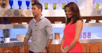 英国礼仪专家教你精致优雅发邮件,英国礼仪专家教人用刀叉