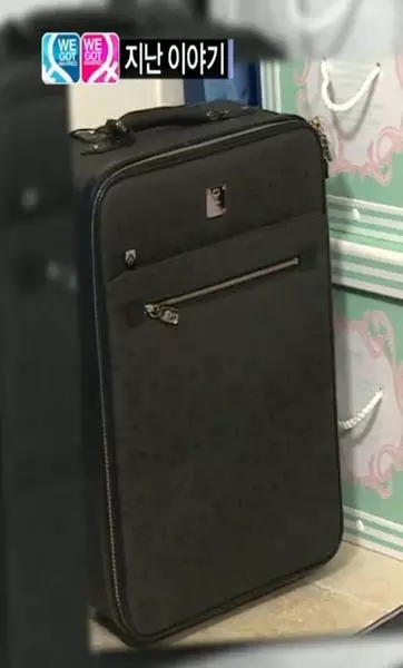 这个包包有什么魅力？一夜之间收了中韩两国明星的心