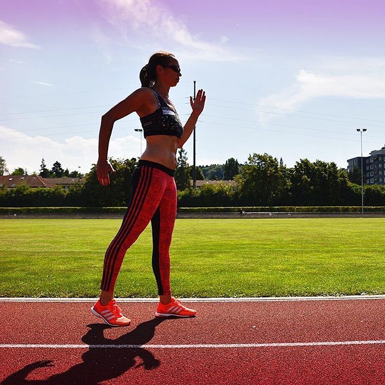 女性生理期如何安排训练,女性生理期最佳锻炼方法