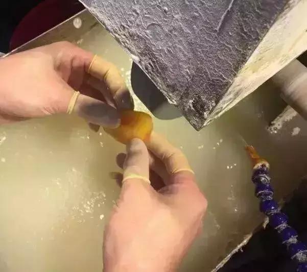 蜜蜡镶嵌,蜜蜡如何防止裂