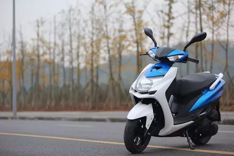 牛摩评测新感觉250双缸街车,牛摩测评赛科龙