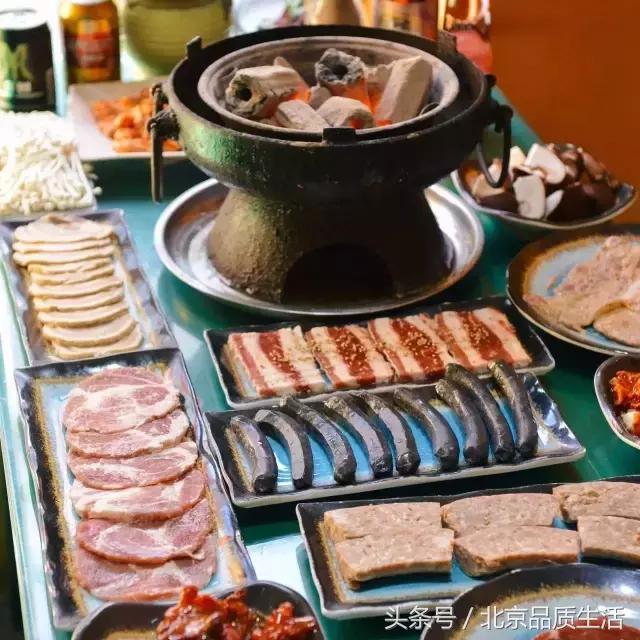 火爆南锣的食肉兽小馆搬到三里屯啦！排到天荒地老也要吃到！