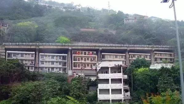 佛山坐高铁可以去重庆吗,在佛山坐高铁去重庆要多久