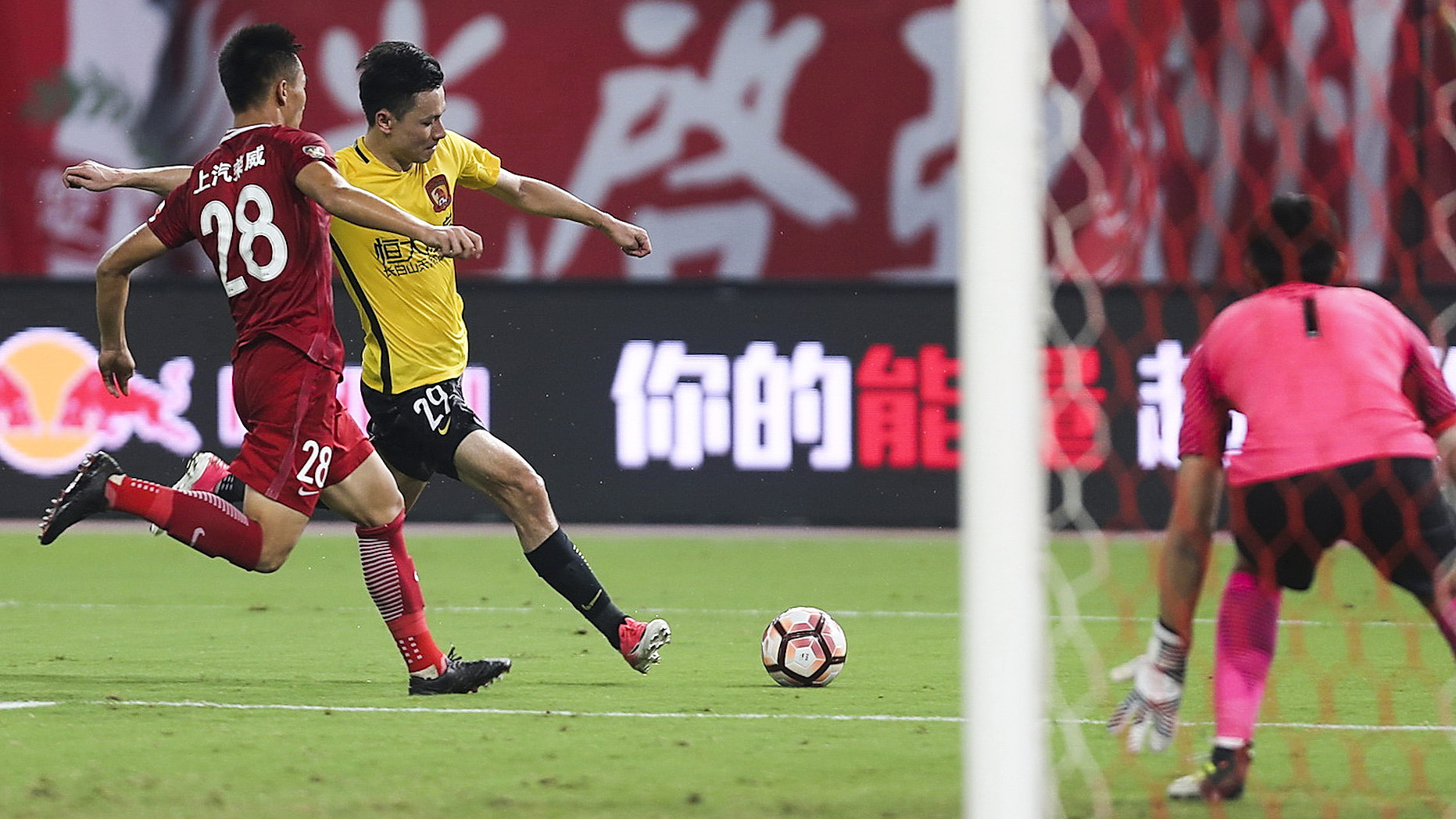 足球比赛场地详细介绍,足球比赛解说规则