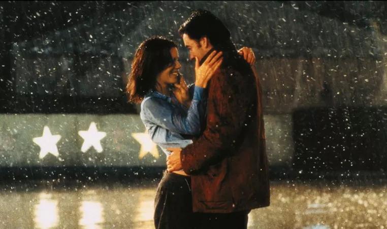 圣诞节电影桥段怎么送 (圣诞节有关浪漫爱情电影)