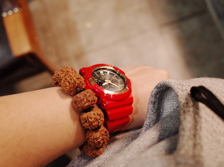 狗爷戴的卡西欧,卡西欧和iwatch哪个值得买