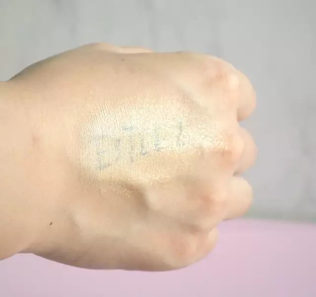 yslniki气垫和阿玛尼蓝气垫测评,ysl气垫推荐公认好用第一名测评