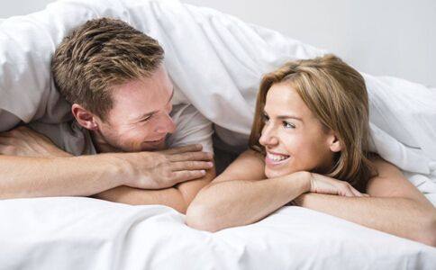 新手妈妈要跟宝宝一起睡吗,哺乳期妈妈可以亲吻宝宝吗