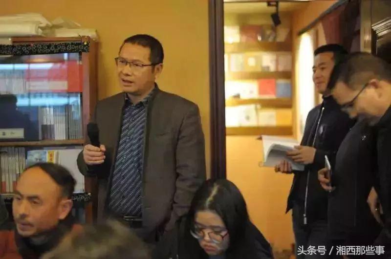 35岁，不想虚度人生，骑摩托车穿越青藏高原，写三本书还多次获奖