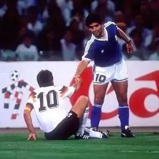 阿迪达斯与彪马的兄弟之争,阿迪达斯和彪马恩怨